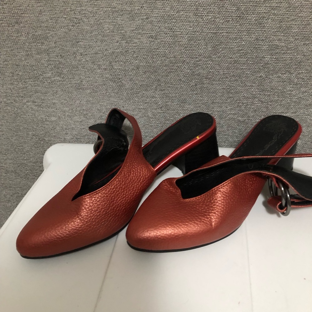Rust leather - Picture 3 of 5